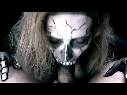 ❤️ Demonska djevojka siše kurac svojim crnim ustima i guta spermu. ❤️ Domaći porno na bs.xxxshake.ru ❌️