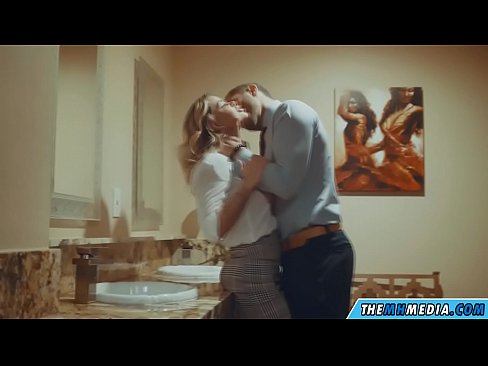 ❤️ Kad te prsata plavuša zavede u javnom toaletu ❤️ Domaći porno na bs.xxxshake.ru ❌️